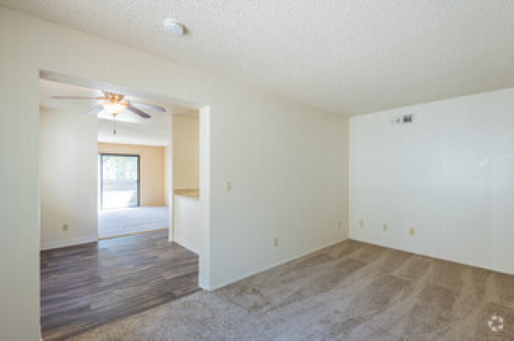 Thank you for viewing our Interior  6 at Sunflorin Village Apartments in the city of Sacramento.